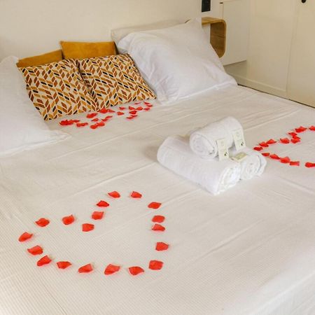 Romantique Et Sensuelle Dardilly Luaran gambar
